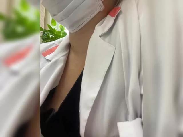 -Jolly- on BongaCams