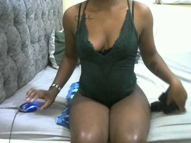 Alexa3909 on BongaCams