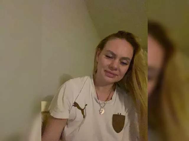 Alicexhoney from BongaCams