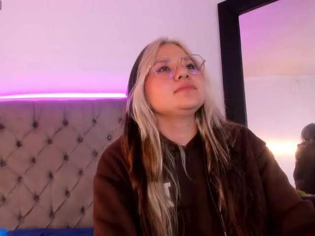 Aliiceyong on BongaCams 