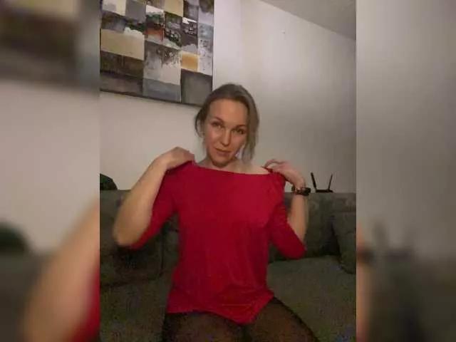 Alisasqrl on BongaCams 