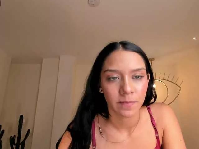 AmaliaCruss on BongaCams 
