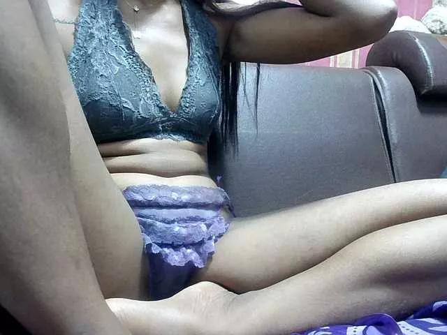 Amelia25 on BongaCams 