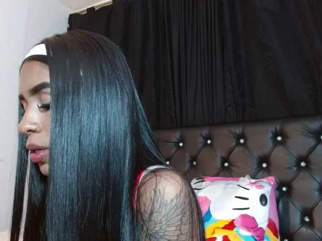 ameliejoness17 on BongaCams