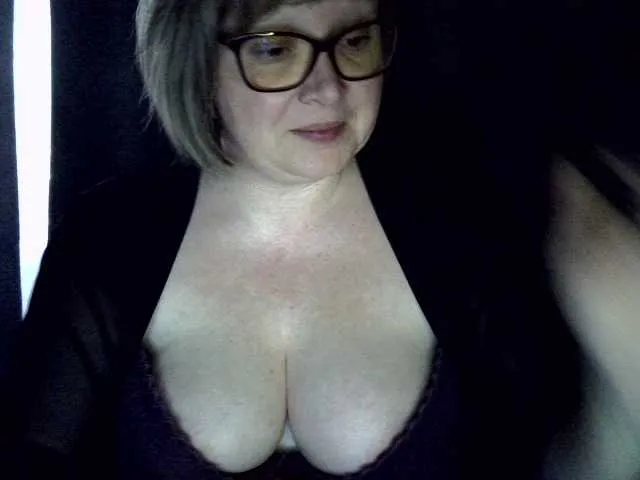 Amira65 on BongaCams