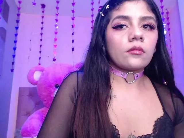 Anniieee1 on BongaCams 