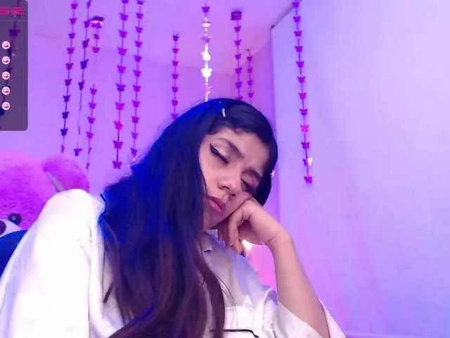 Anniieee1 on BongaCams 