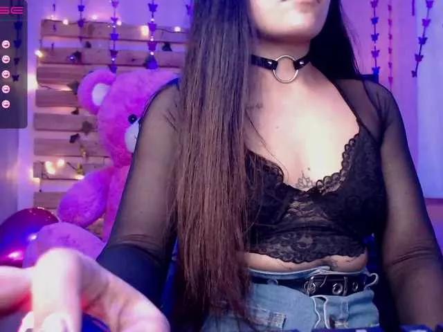 Anniieee1 on BongaCams 