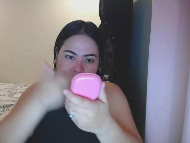 Asianbigbuttyboobs on BongaCams 