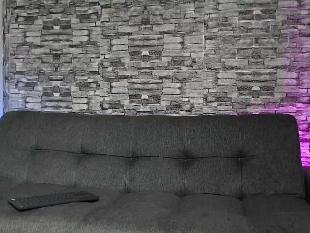 Bellyy- on BongaCams 