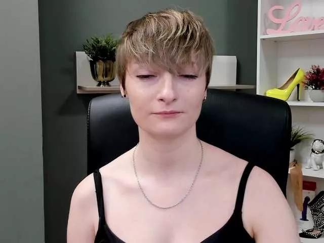 Masturbate to BlairPlay, she wants to masturbate for you BlairPlay from BongaCams