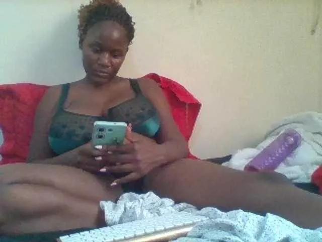 BoobieQueen on BongaCams 