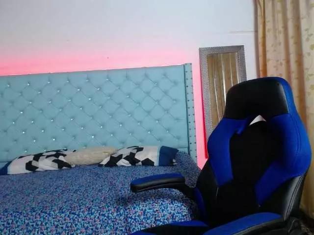 Camila-curvy18 on BongaCams