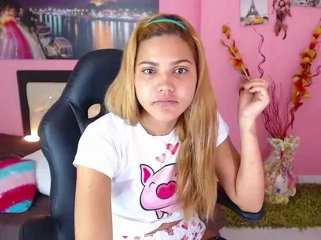 canela-garcia on BongaCams 