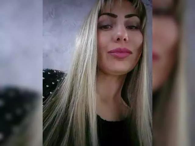 Cassssablanca on BongaCams 