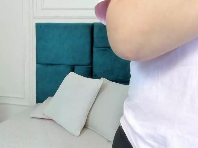 charlotte-mayers on BongaCams 