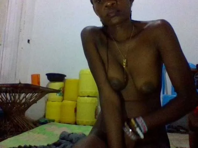 charmychassy27 on BongaCams