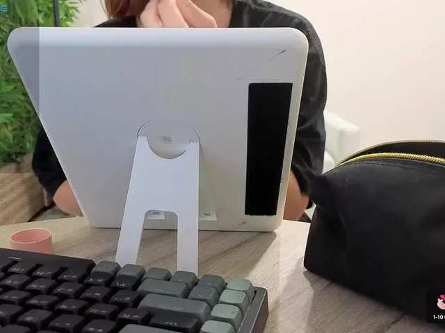 Danielea on BongaCams