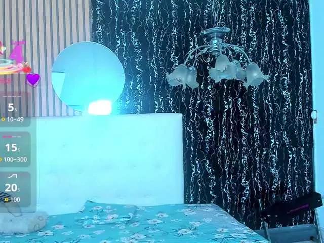 Offline DanniWonder on BongaCams