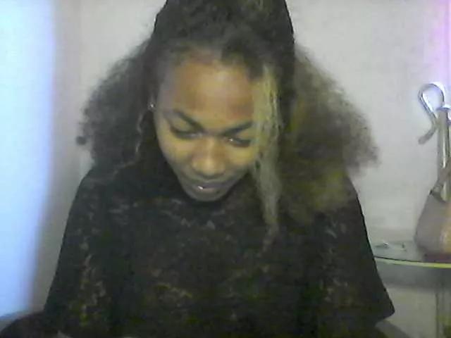 Denise113 on BongaCams 
