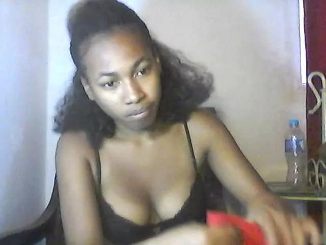 Denise113 on BongaCams 