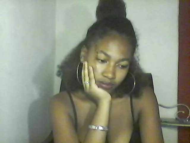 Denise113 on BongaCams 
