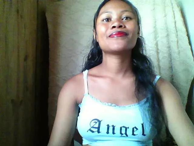Dilliannah on BongaCams 