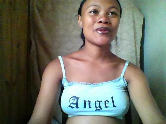 Dilliannah on BongaCams 
