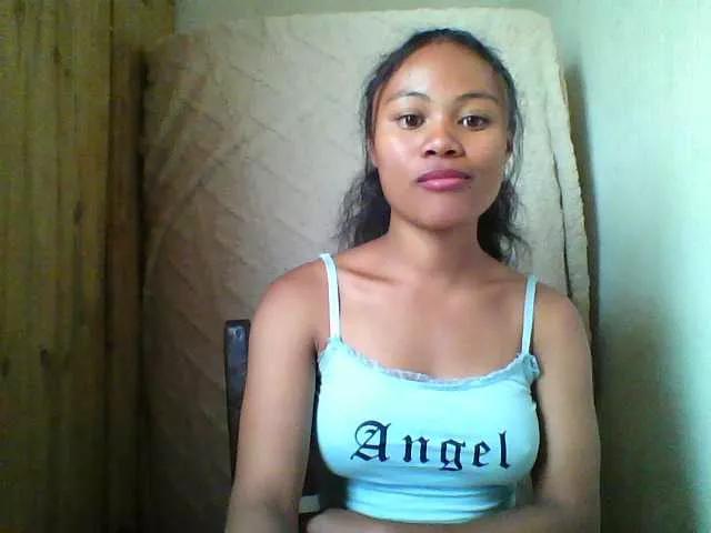 Dilliannah on BongaCams 
