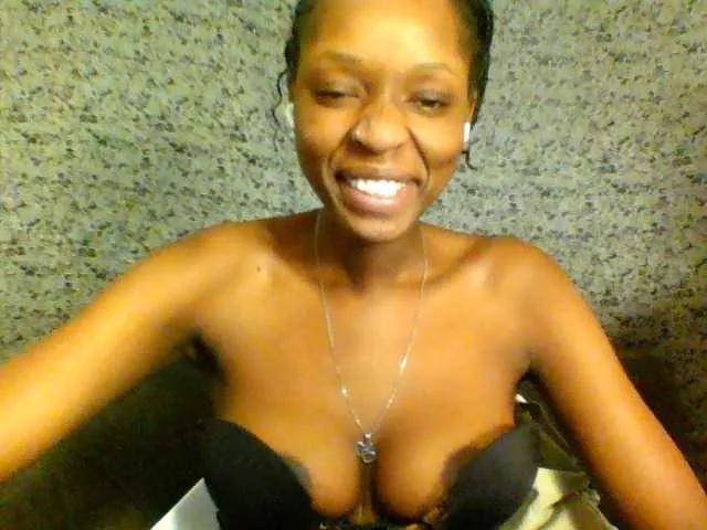 Ebonywinky on BongaCams