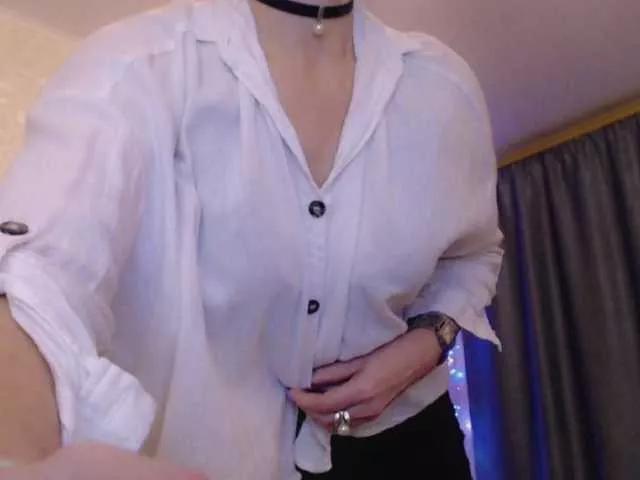 Elenaza1001 on BongaCams 