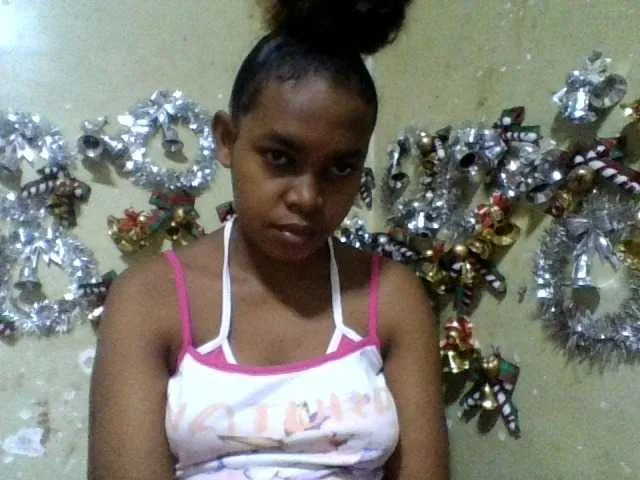 Elinah on BongaCams