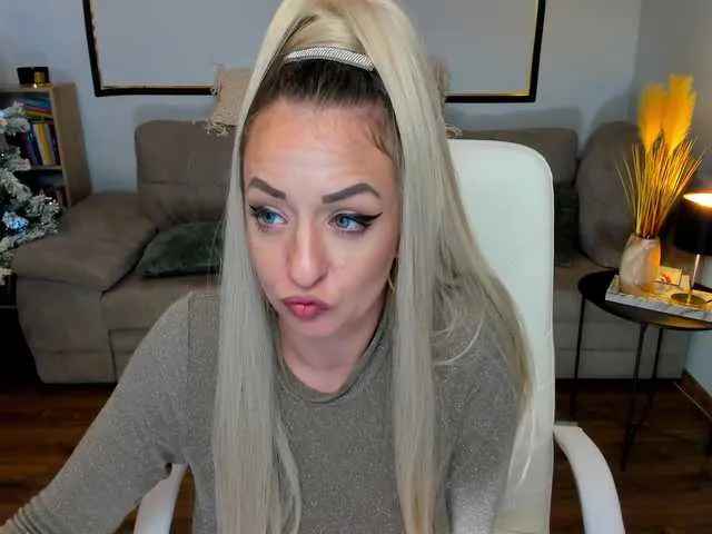 ElissaVibe on BongaCams