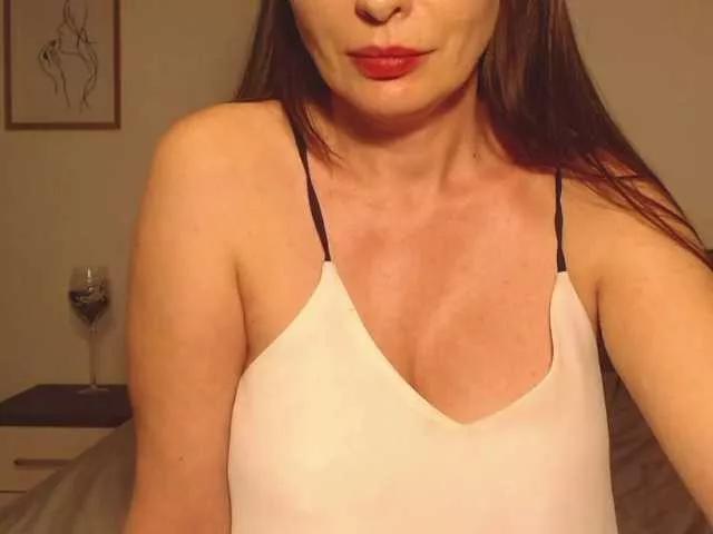 ellaine on BongaCams 