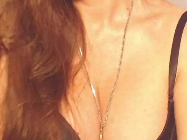 ellaine on BongaCams