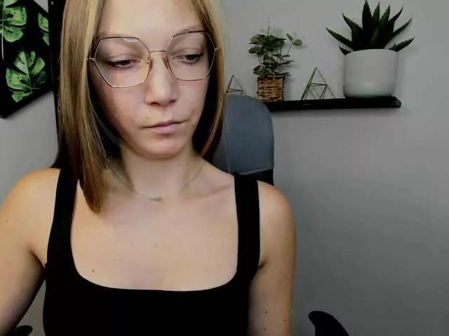 EmillyExtasy on BongaCams 