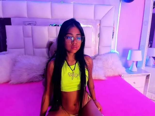 Emilyjhons on BongaCams 
