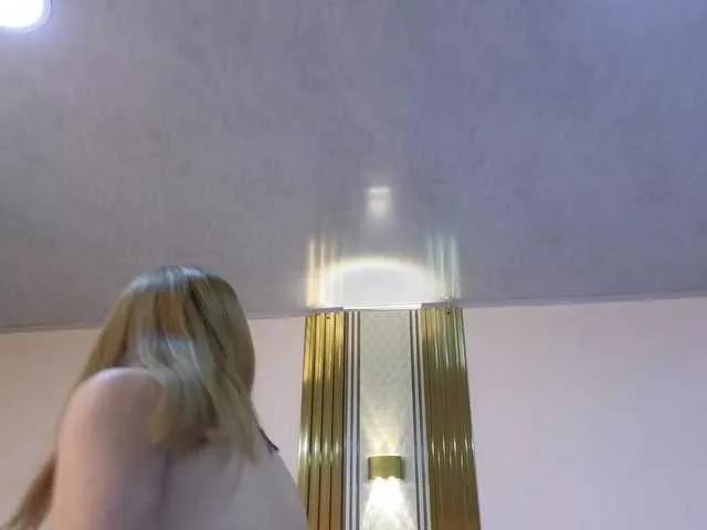 Emma-Blonde on BongaCams 