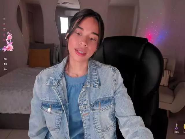 EmmaWarren on BongaCams 