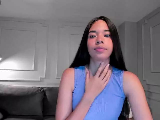 EmmaWarren on BongaCams 