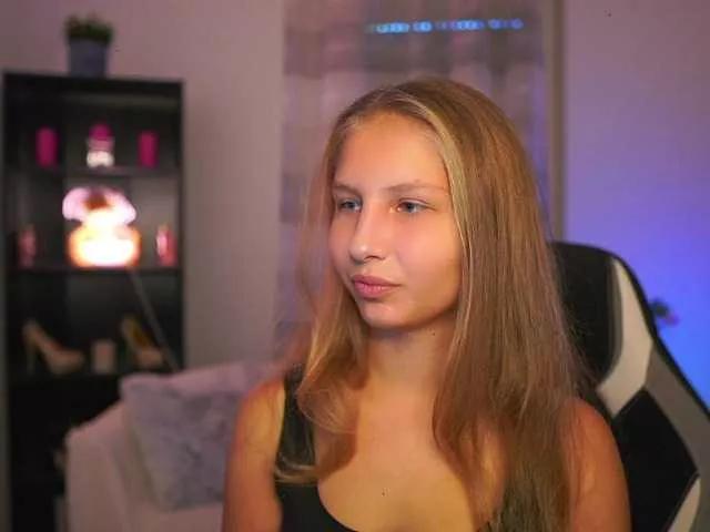 Offline emmiemurray on BongaCams