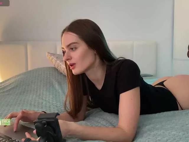 EmmSee on BongaCams 