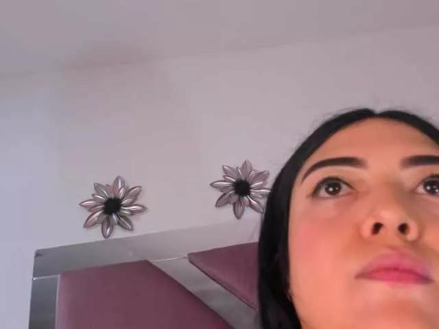 emmyymiller1 on BongaCams 