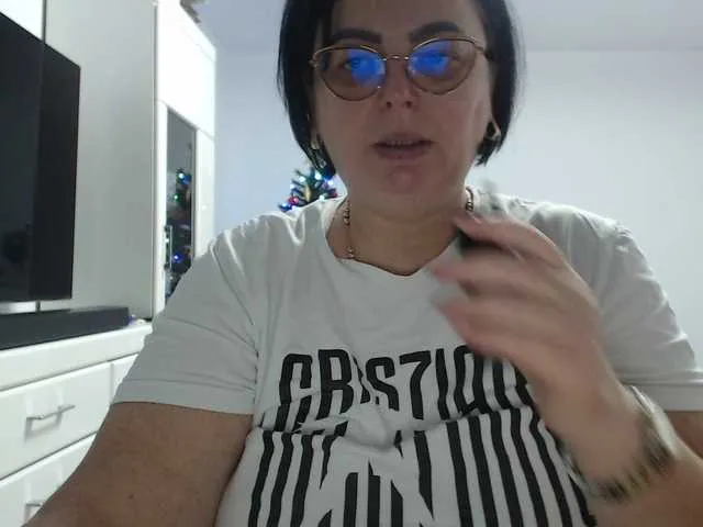 Emyllywhite on BongaCams