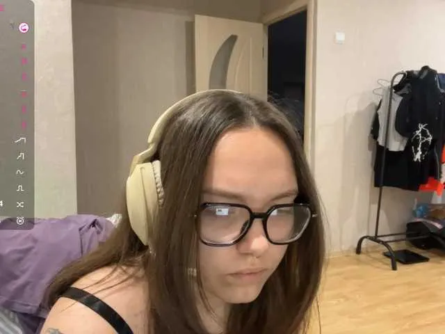 EsterAiu on BongaCams