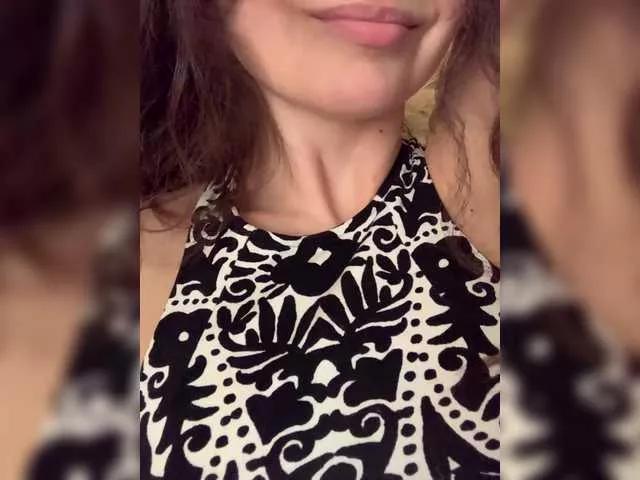 FeeBee on BongaCams 