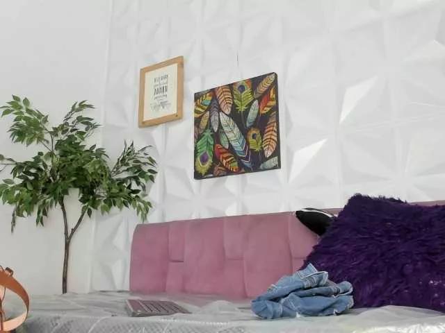 Hellen-Sky on BongaCams 