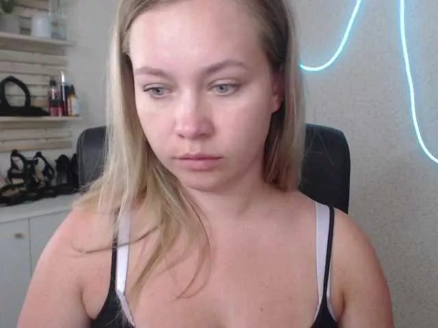 hollyBB on BongaCams 