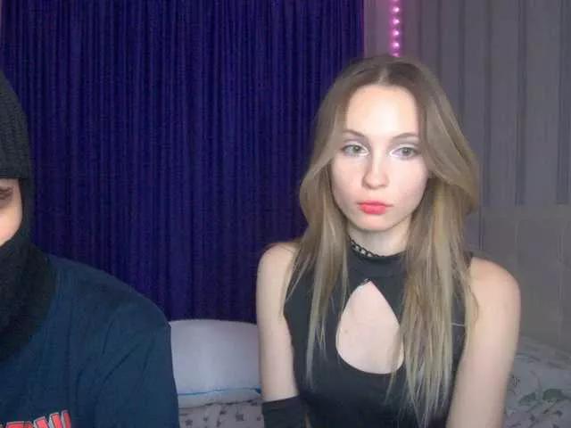hollyJoys on BongaCams 