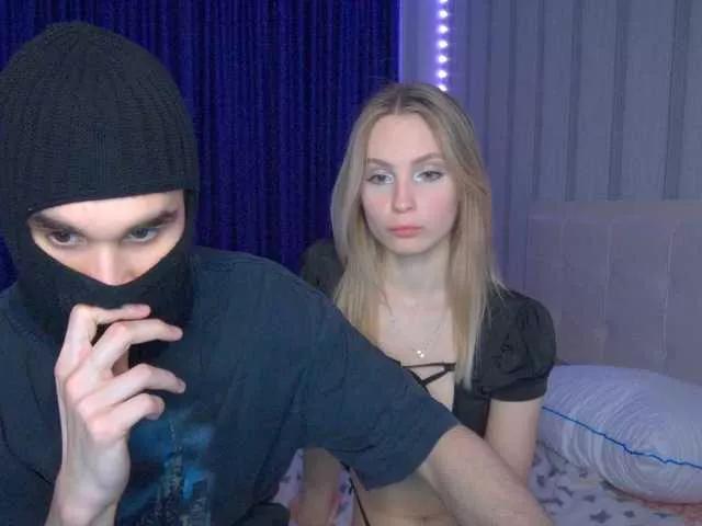 hollyJoys on BongaCams 